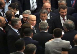 Bahçeli, Resepsiyonda Çok Sinirlendi!
